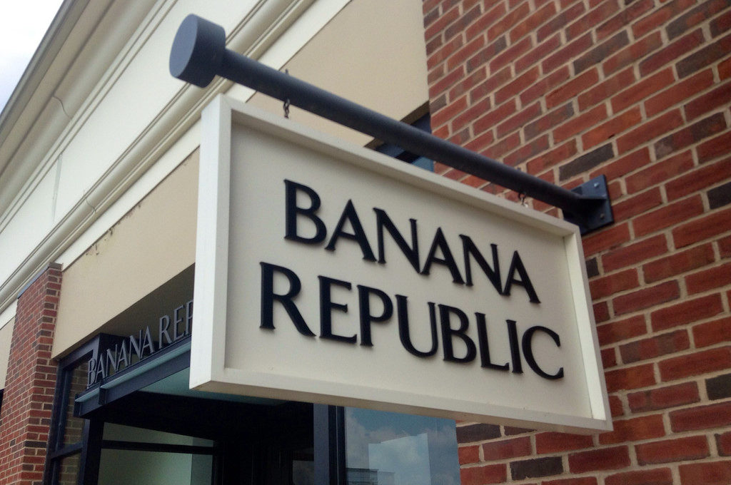 Banana Republic Accidentally Offers Coupon For $50 of Free Stuff