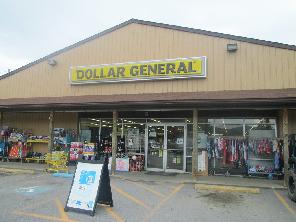 Shopper Sues Because Her Dollar General is a Dump